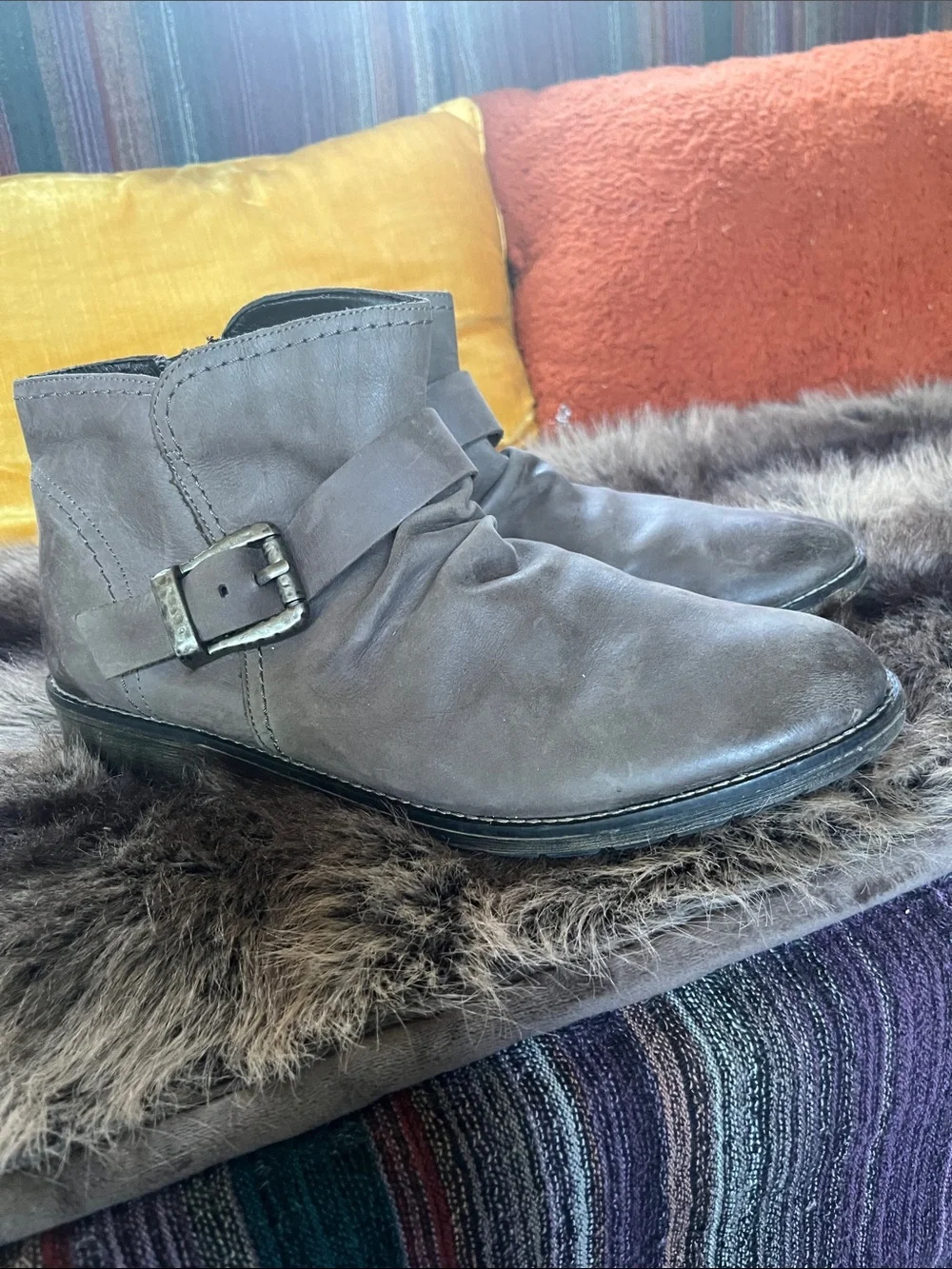 Remonte Men's Taupe Suede Chukka Boots with Buckle